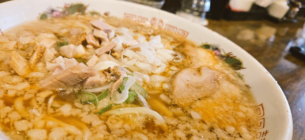NI15501220's tweet photo. #ラーメン　#北方ラーメン
#佐倉
久しぶりに帰ってきた佐倉
基本あっさりのベースながら「まったり」のオーダーで背脂が投入され程よいこってり感も味わえる一杯✨️

鮪丼はラーメン屋とはとても思えない質の良さ✨️
やっぱり佐倉市のラーメンレベルは高い！😊 https://t.co/esH2ql3lsd