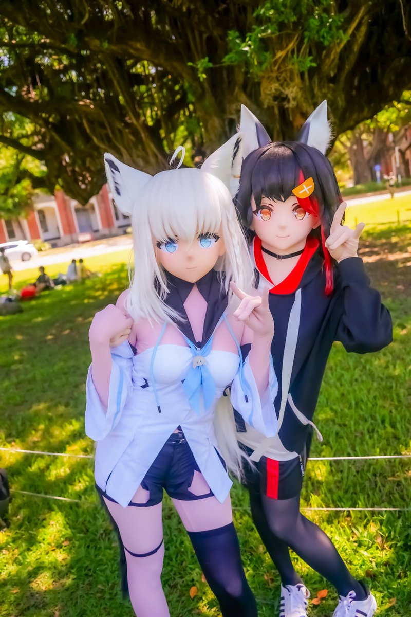 フブミオ🌽🌲

🌽：<a href="/Hayate8876/">Hayate@日本語學習中</a>
📸：<a href="/YakisobaSan001/">天津風炒麵</a> <a href="/ox3870/">Emi_R 艾米巴巴小姐</a> 
🎨：<a href="/nanimonai0331/">なにも奈</a>

#みおーん絵 
#絵フブキ
#kigurumi 
#cosplay