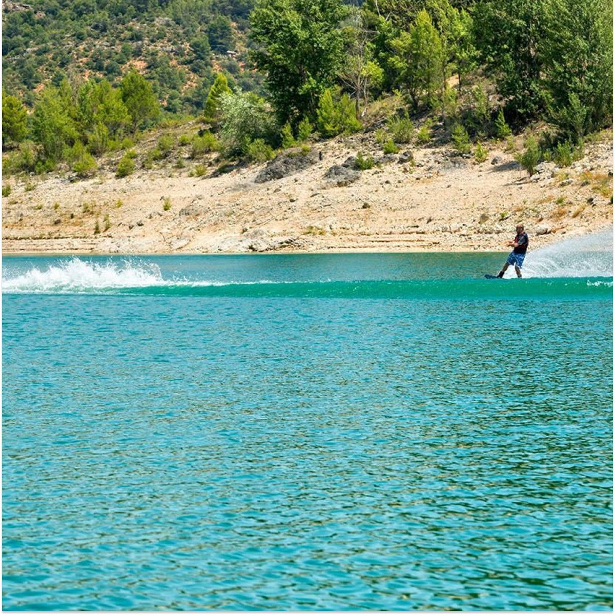 ¡Castilla-La Mancha también tiene mar! 💦
El Embalse de Entrepeñas es un paraíso interior donde desconectar, remar y respirar naturaleza. 🚤🌿
PARA y sumérgete en la calma.

📍Info en: viajesporcastillalamancha.es/rutas/id82-el-…