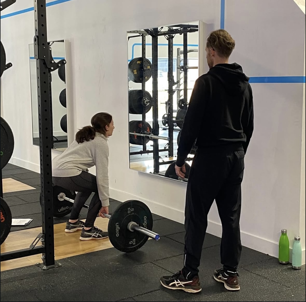 Mirrors in the gym aren’t just for checking your hair—they’re an essential tool for improving form and technique! 🪞

Using mirrors helps you visually track your posture, alignment, and movement patterns, which can prevent injury and improve your workouts. 💪