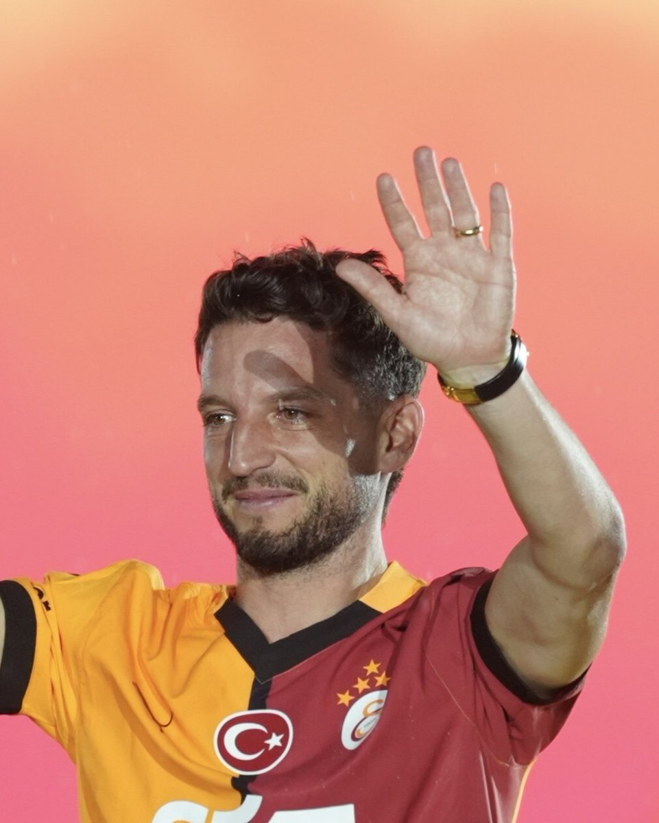 Dries 💛❤️

#UEL