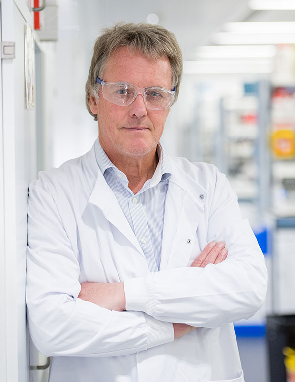 Lasker Foundation (@laskerfdn) on Twitter photo How do cells know when they’re low on oxygen? #LaskerLaureate Peter Ratcliffe uncovered the molecular pathway that enables oxygen sensing, a fundamental process in physiology and disease. Explore his groundbreaking work: laskerfoundation.org/making-sense-o… <a href="/TheCrick/">The Francis Crick Institute</a> How do cells know when they’re low on oxygen? #LaskerLaureate Peter Ratcliffe uncovered the molecular pathway that enables oxygen sensing, a fundamental process in physiology and disease. Explore his groundbreaking work: laskerfoundation.org/making-sense-o… <a href="/TheCrick/">The Francis Crick Institute</a>