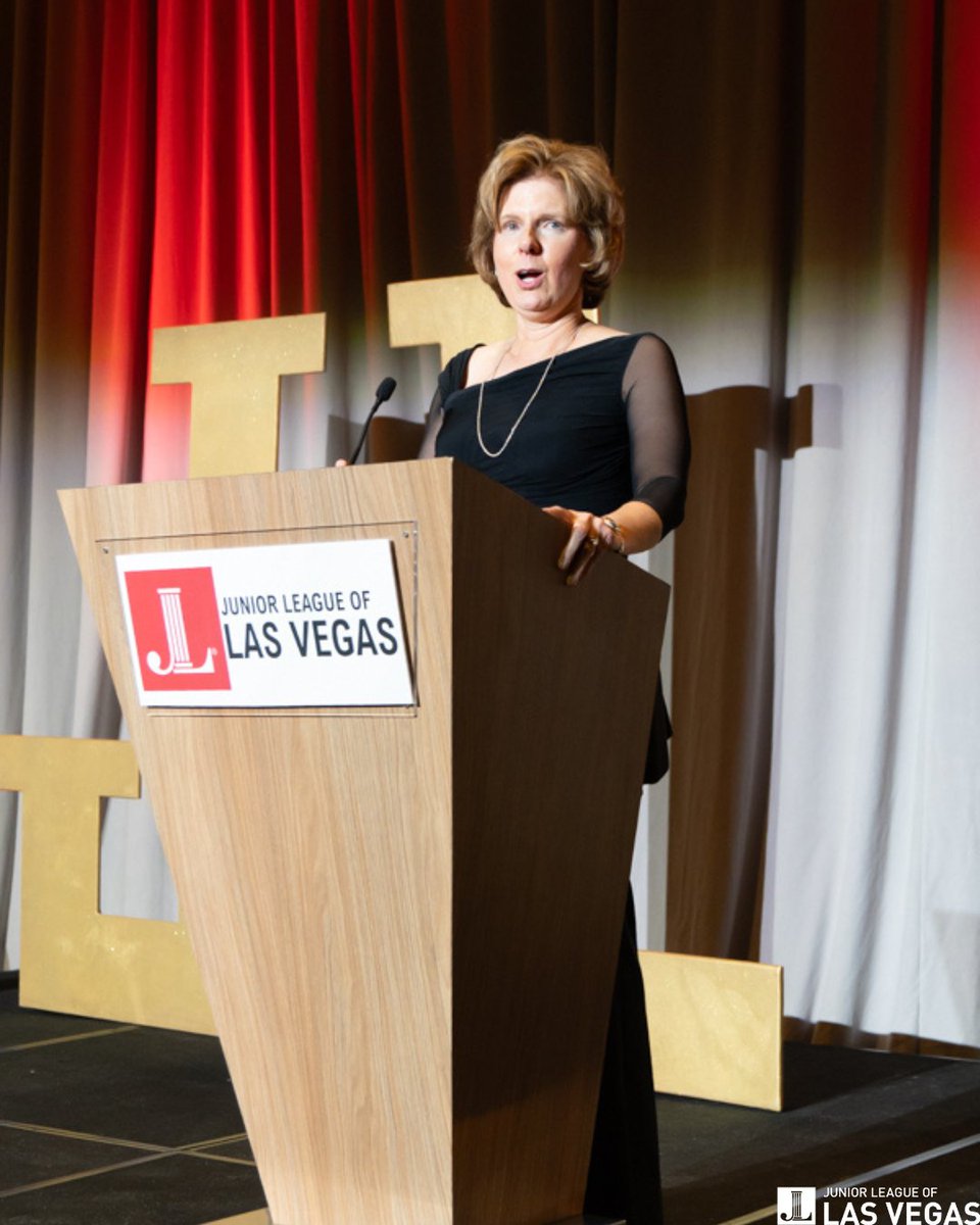 juniorleaguelv's tweet photo. A night of impact! โค๏ธ #JLLV's Paint the Town Red Gala honored incredible leaders: Sharon & Tamara Beatty Peterson, Eva Simmons, & Athar Haseebullah/ACLU of NV. Thanks to all who joined us! #StrongerTogether https://t.co/UQnRMF4LpE