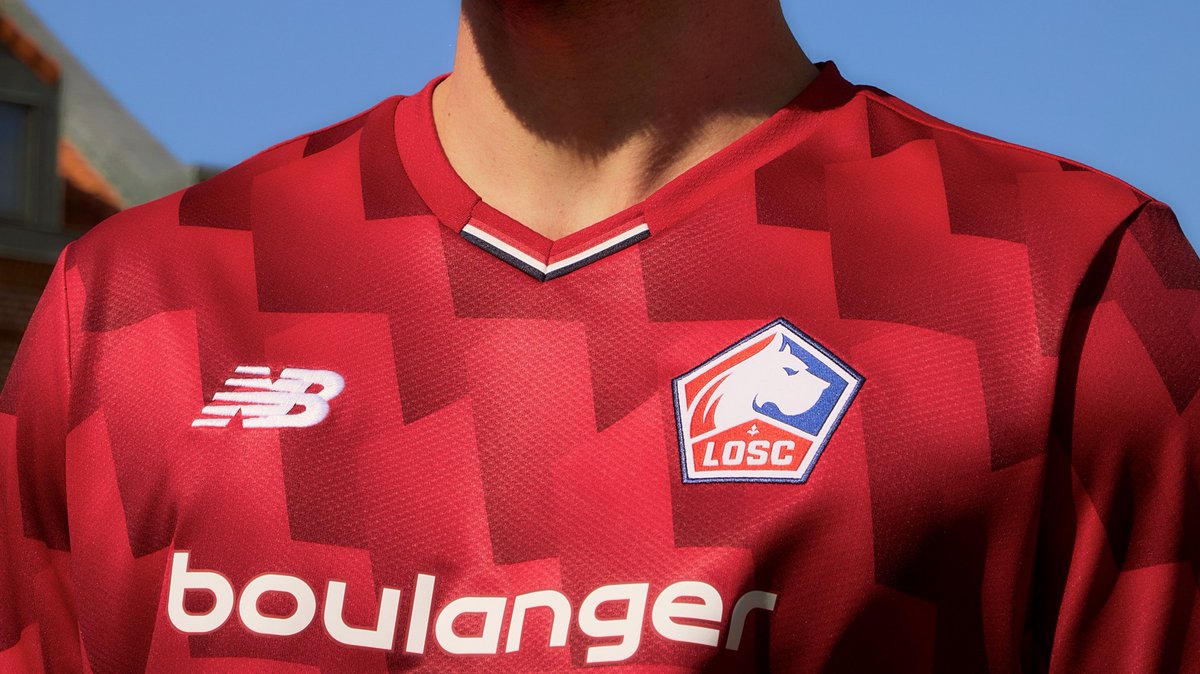🚨 Le LOSC dévoile son maillot domicile pour la saison 2025-2026 !

Qu'en pensez-vous ? 🤔