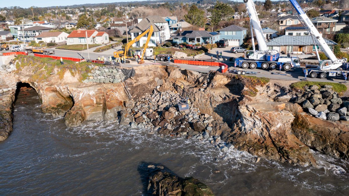 graniterockco's tweet image. As a company who has been in NorCal for 125 years, we have been a part of many of the structures and roads you see on a daily basis. 

Join us and leave your mark on California! 

#ConstructionCareers #BuildYourFuture #BuildingCommunity