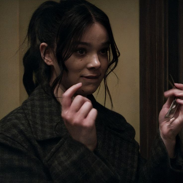 mailenskygirl's tweet image. ⠀
⠀  talks too much  x  thinks too much