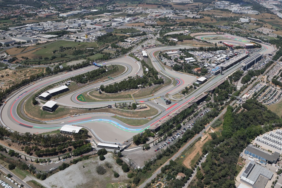 F1's tweet photo. Always an incredible atmosphere at the #SpanishGP ❤️💛

#F1 https://t.co/dKwxA8Nsy6