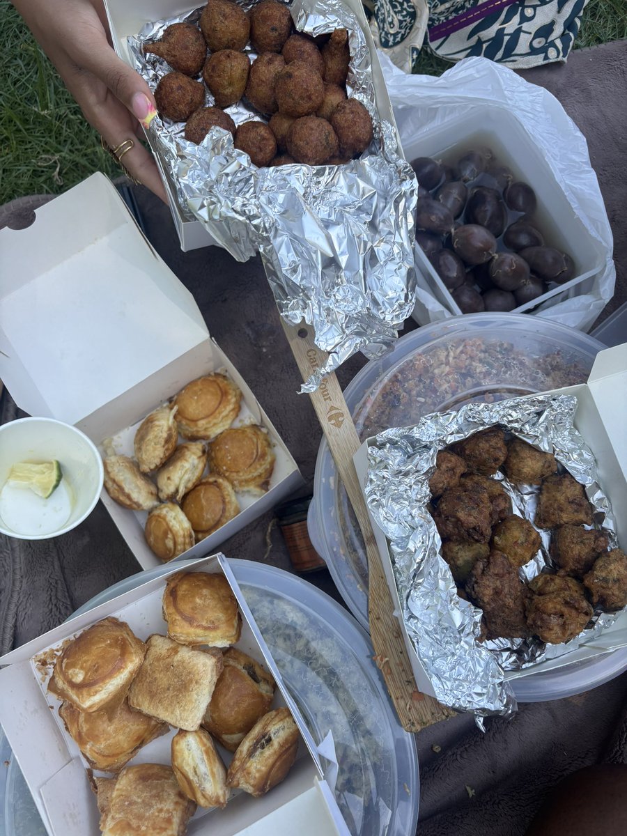 « Mais qu’est-ce qu’elle aime?! »
Vous avez bien crier alors maintenant 
thread des produits et plats peyi et tropicaux pour lesquels je pourrais pleurer de bonheur.
Littéralement je suppli ma mère de me les fournir sinon ça veut dire qu’elle me déteste en majuscules
