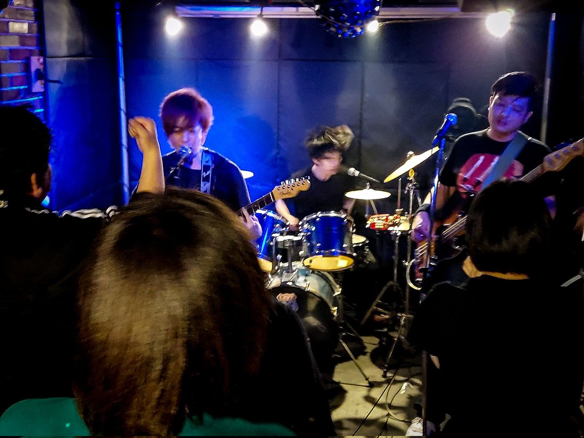 haikarawowosawa's tweet photo. 25日 ゴキゲンヤガレージ
はイかラ『終日貸切』イベント
出演アーティストの皆様
本当に有難う御座いました🙇

大量飲酒でLIVEしない事を今後も
守り続けると心に誓った夜でした。

翌日の初台WALLも月曜夜から
最高のブッキングに参加できて
感謝です。今後も様々な分野で
ご一緒できたら嬉しいです✨ https://t.co/S8p4HY8mxs