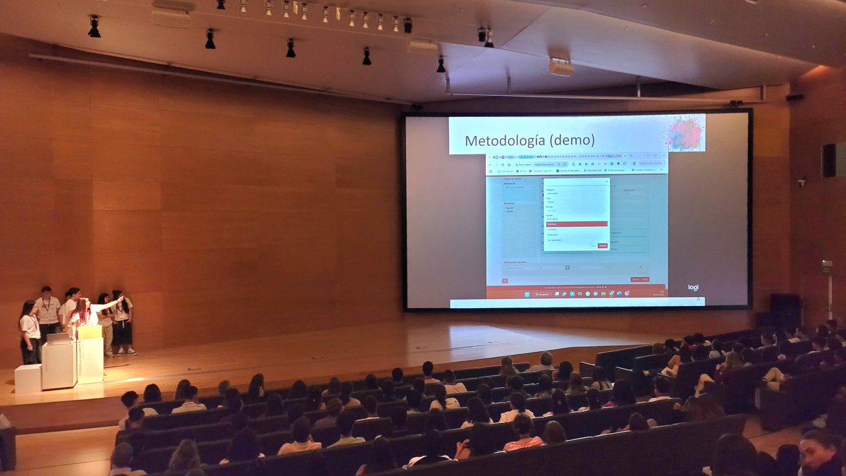 bilingualab_ugr's tweet photo. Los alumnos del IES Emilio Muñoz que han presentado su mini-proyecto de divulgación científica sobre bilingüismo en @ParqueCiencias:    
⏩"Una grande problema"⏪ 
¡Enhorabuena chicos! ¡¡Habéis hecho ciencia!!

@UGRdivulga,@CanalUGR,@PIIISAProject,@bilingualab_ugr,@IberlabE https://t.co/NHtI1mU0Q9