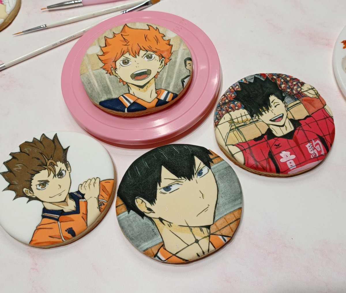 Sthell66's tweet photo. Nuevas galletas que hice de haikyuu!! 🥰💖 Cómo me encanta este anime ✨
#Haikyuu #shoyohinata #Kageyama  #nishinoya #karasuno #kurootetsurou #nekoma https://t.co/MHj3LxExUV