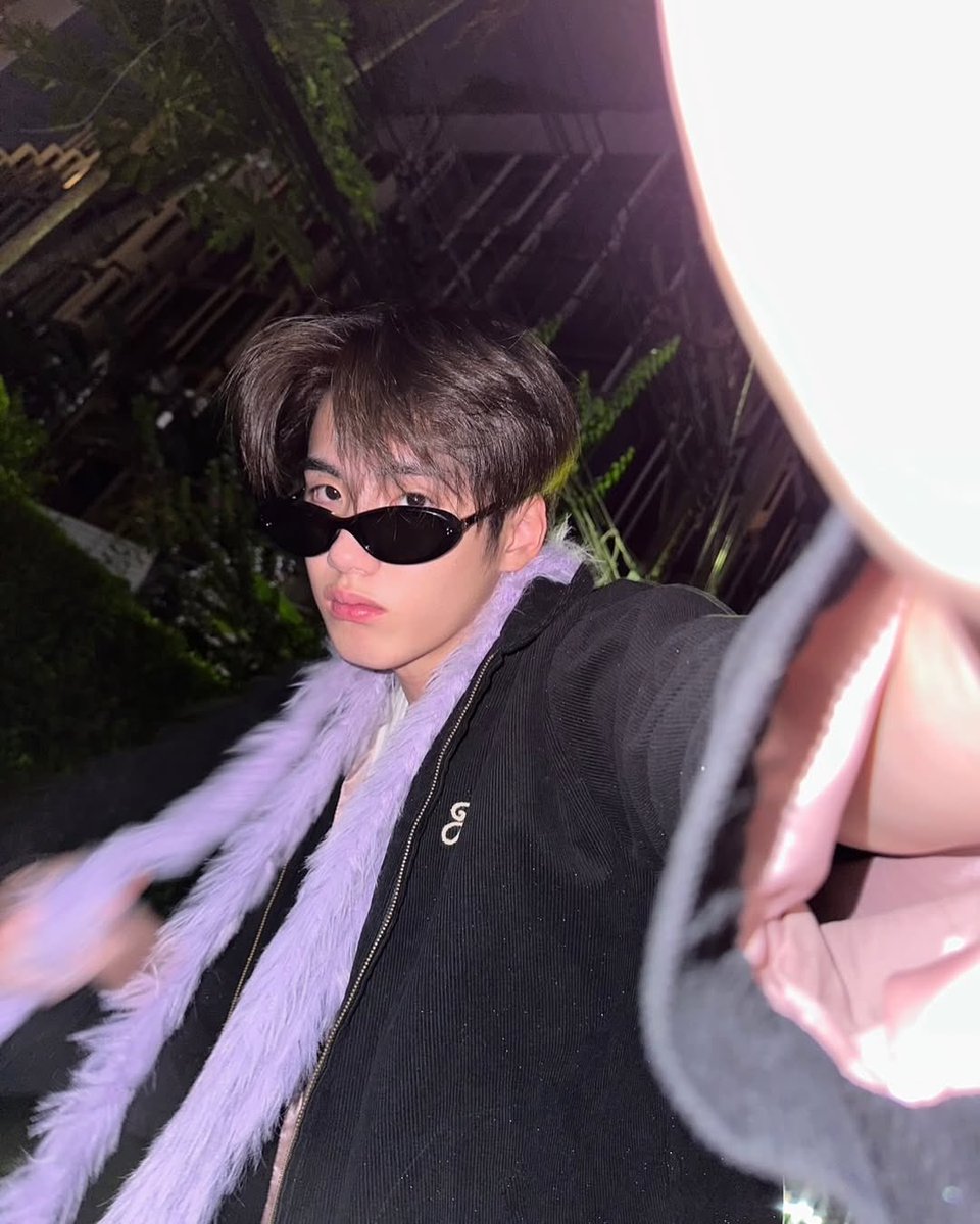 PHUTATCHAI_TH's tweet photo. (📱💖) — PHUTATCHAI IG UPDATE 

GENTLE MONSTER🕶️

#GENTLEMONSTERPOCKETCOLLECTION
#GENTLEMONSTERXBRATZ
#PHUTATCHAI @phutatchai 
#BUSbecauseofyouishine https://t.co/NODwhrtyEj