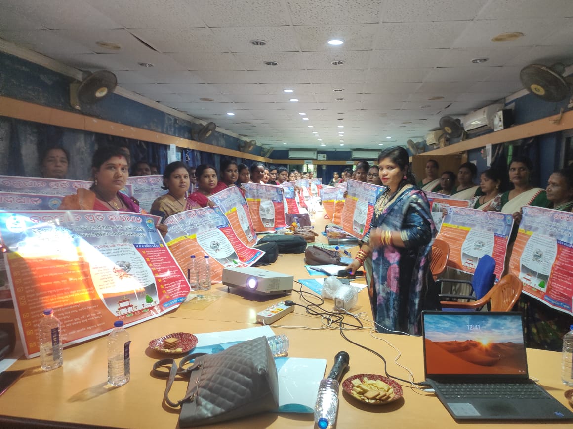 deoc_cuttack's tweet photo. Today Lightning Awareness Training started in Salipur, Tangi Choudwar, Nischintakoili &amp; Mahanga Blocks!   CDPOs, DPO-OSDMA, DPC Mission Shakti &amp; Team join forces to empower SHG members with vital skills &amp; awareness, strengthening community resilience. https://t.co/VbAWtFLcTl