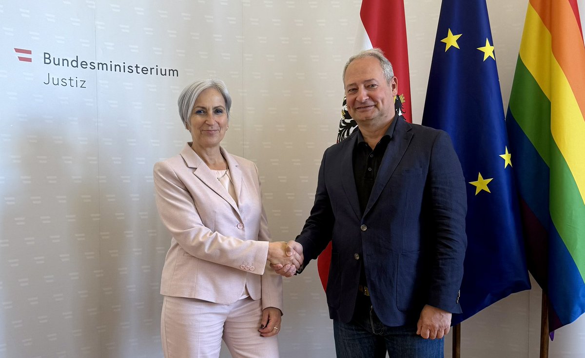 Rechtsstaatlichkeit und unabhängige Justiz sind das Fundament der europäischen Demokratie.

Mit Anna Sporrer hat Österreich eine sehr engagierte und fachkundige Justizministerin, Danke für den spannenden Gedankenaustausch.