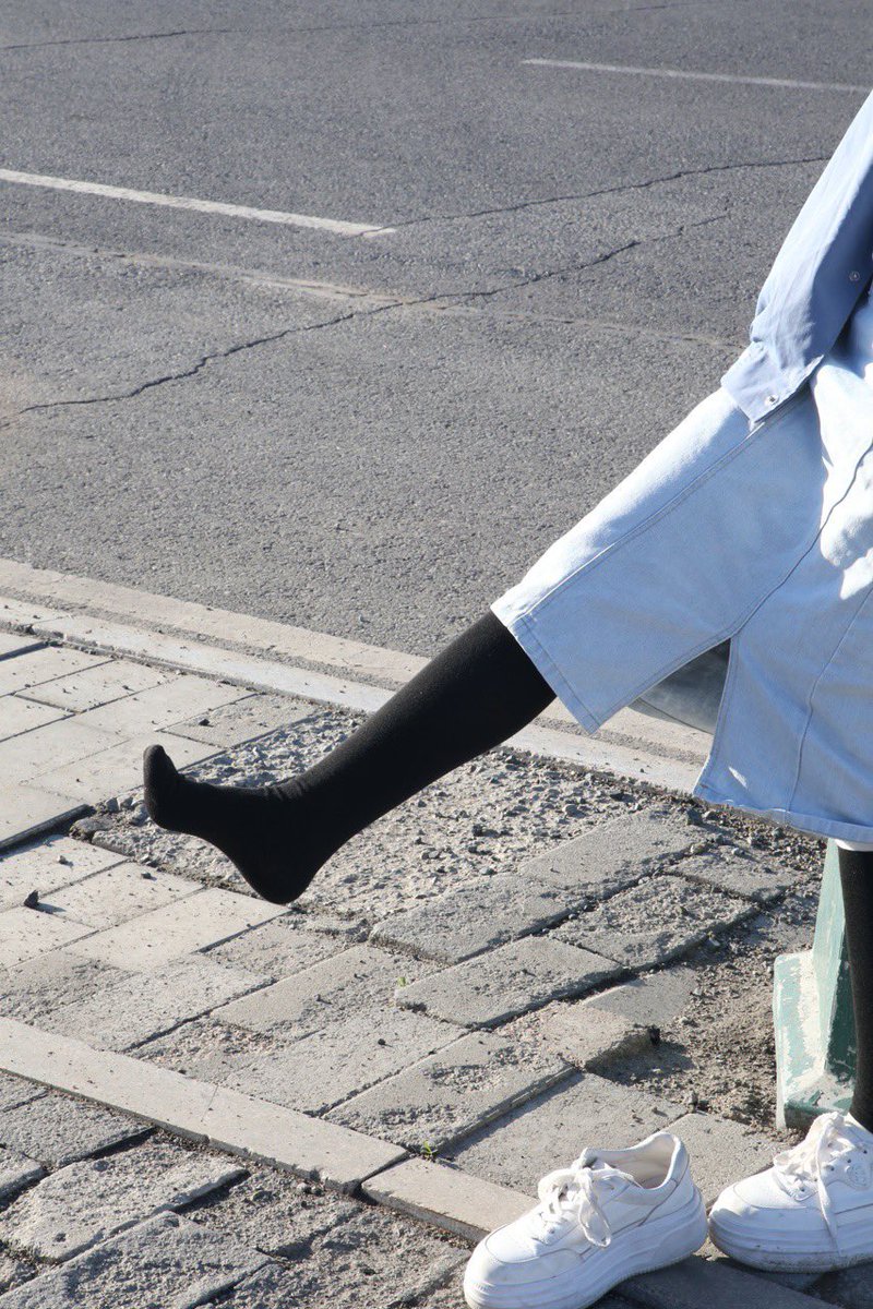 我不告诉你位置，但是姐姐相信你能闻着味道就找过来对吗 ，嘻嘻， #原味 #女大 #运动鞋