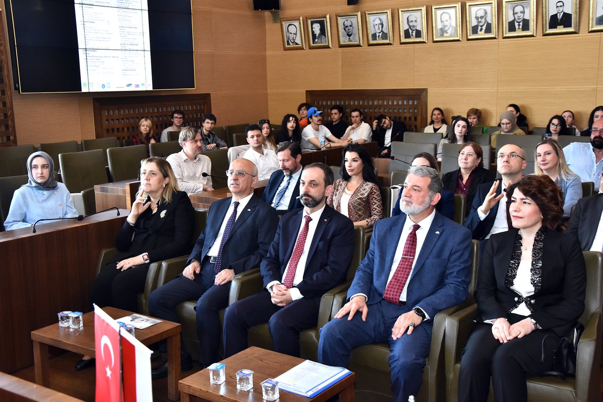 IstanbulLeh's tweet photo. İstanbul Üniversitesi’nde Polonya Günleri-2025 etkinliğimizi 20-24 Mayıs 2025 gerçekleştirdik.
#ABİS #ABİletişimStratejisi #EUCommStrategy
@istuniresmi
@iuedebiyatf
@PLinIstanbul
@PLinTurkiye
@ABBaskanligi
@LOTPLAirlines
@PotiadDernek
@JagiellonskiUni
@UAM_Poznan https://t.co/cGqLWSulpj