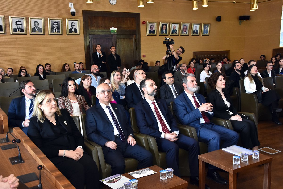 IstanbulLeh's tweet photo. İstanbul Üniversitesi’nde Polonya Günleri-2025 etkinliğimizi 20-24 Mayıs 2025 gerçekleştirdik.
#ABİS #ABİletişimStratejisi #EUCommStrategy
@istuniresmi
@iuedebiyatf
@PLinIstanbul
@PLinTurkiye
@ABBaskanligi
@LOTPLAirlines
@PotiadDernek
@JagiellonskiUni
@UAM_Poznan https://t.co/cGqLWSulpj
