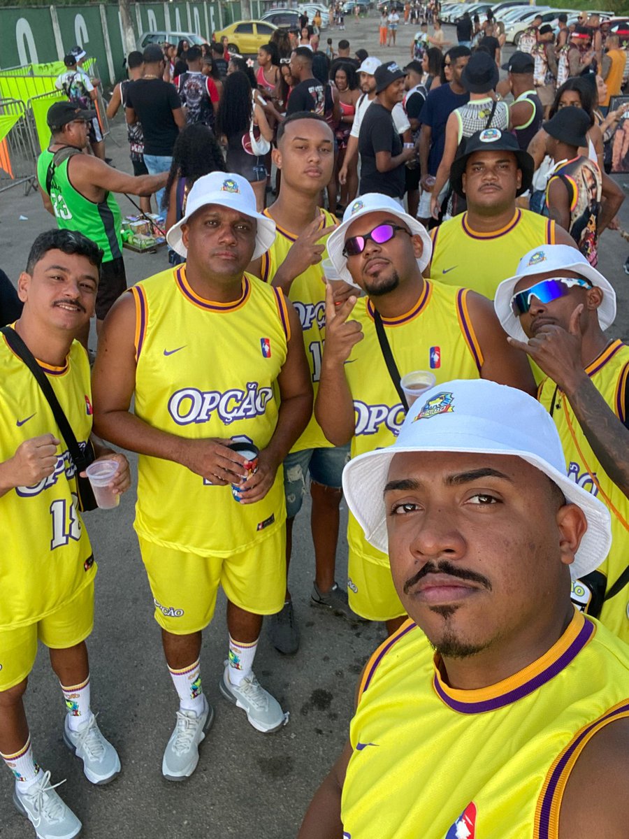 TurmaOpcao's tweet photo. MARCAMOS PRESENÇA NA FESTA DA KND, FESTÃO !! 
#TROPADOTIOFUNA
#RUMOAOS18ANOS #ConsecutivosDebatebola 😄🎭

@knd_realengo 🎭 https://t.co/eT4qxIvtKU