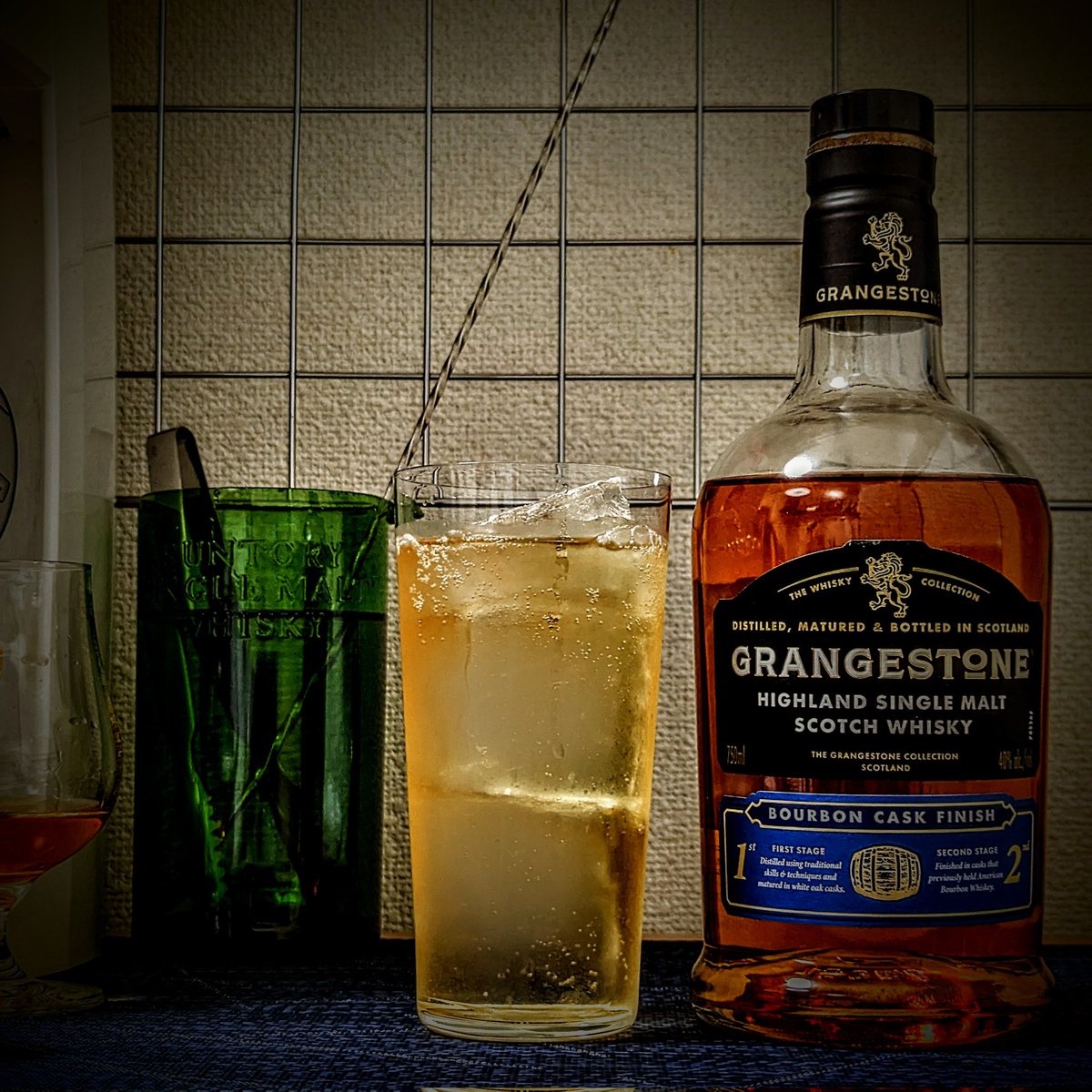 dieingmessage's tweet photo. グレンジストン ハイランドシングルモルト バーボンカスク、ストレートとハイボールで頂きます。
何を血迷ったかウイスキーくじに初めて手を出して、出て来たのがコレ。
結構美味いんじゃない?
#Grangestone #BarbonCaskFinish #HighlandSingleMaltScotchWhisky #Whisky #WhiskySoda https://t.co/hFGvK5eCge