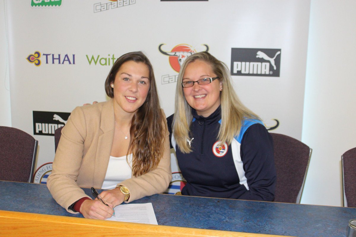 ReadingFCWomen's tweet photo. Former Royal, Mary Earps, has officially announced her retirement from international football. 

 Mary pulled on the keeper’s shirt for us during our WSL campaigns from 2016 to 2018.

She made a total of 37 appearances for the Royals under former manager Kelly Chambers.

Thank you and good luck for the future 💙 #readingfc