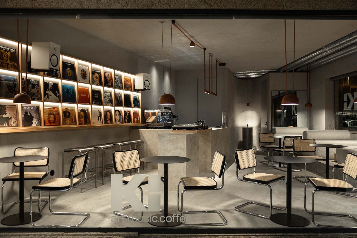 Archello's tweet photo. KI. art. music. coffee by MAT Arquitetura e Interiores celebrates raw materiality and spatial flow in a 55m² hybrid venue.
https://t.co/BoT4AYSev2

#MaterialDrivenDesign #RawAesthetics #SpatialIdentity https://t.co/ylLV8i37b5