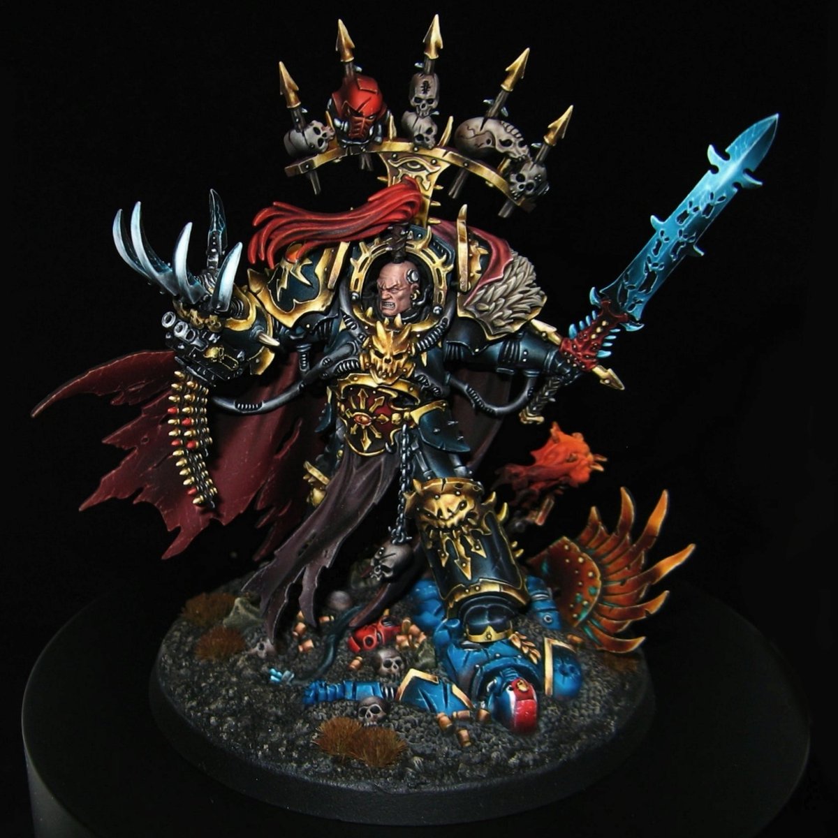 kpminis's tweet image. Abaddon the Despoiler is now finished: it was one of the most challenging models I've ever painted, but I'm really happy with the final result. I hope you'll like him as well 😃
.
#paintingwarhammer #WarhammerCommunity