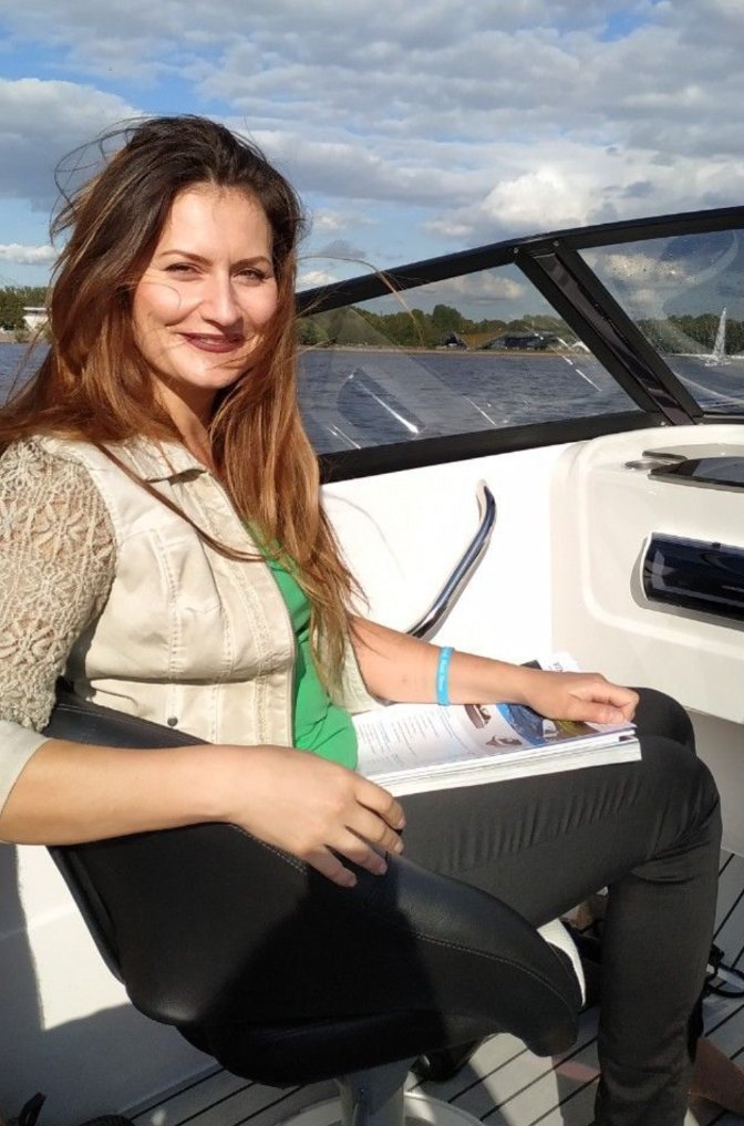 Lawyer Anastasiya Lazaranka spends her birthday in prison in Belarus, serving 6 years for defending people facing political charges.

Anastasiya spent years helping her son recover from Crohn's disease. She also loves sports &amp; music.

Anastasiya is not a criminal &amp; must be free.