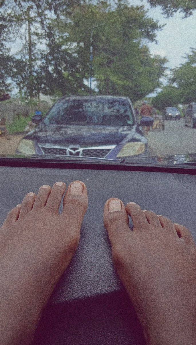 Goddessselene40's tweet photo. Look at you hard already just by looking at my toes, pathetic. You know what to do
#findom #feetworshi̇p #goddess #paypig https://t.co/Jg2PbqxQFg
