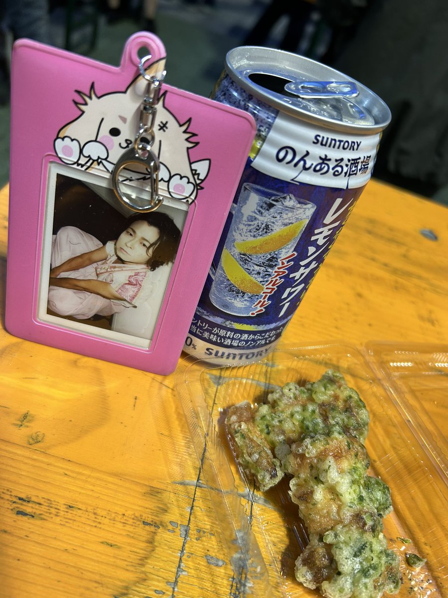 5/27新宿・歌舞伎町シネシティ広場
行ってきました！今日も楽しかった〜😆
お酒飲めないからノンアルで乾杯！
磯辺揚げもさくさく美味しかった😋

SNSと紫陽花聴けて嬉しかったな〜
SNSの閉じますダンクさんが特に可愛かったです🫶
最後の宣伝もニッコニコで可愛い☺️