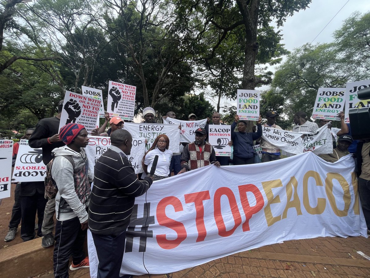 Stephenstephano's tweet photo. Let it be clear @kcbgroup by backing East Africa Crude Oil Pipeline Project,you are not supporting Development but Destruction of the Highest order.
#FreeKCB11
#StopEACOP
#KCBComplicity https://t.co/lDwLT77pOs