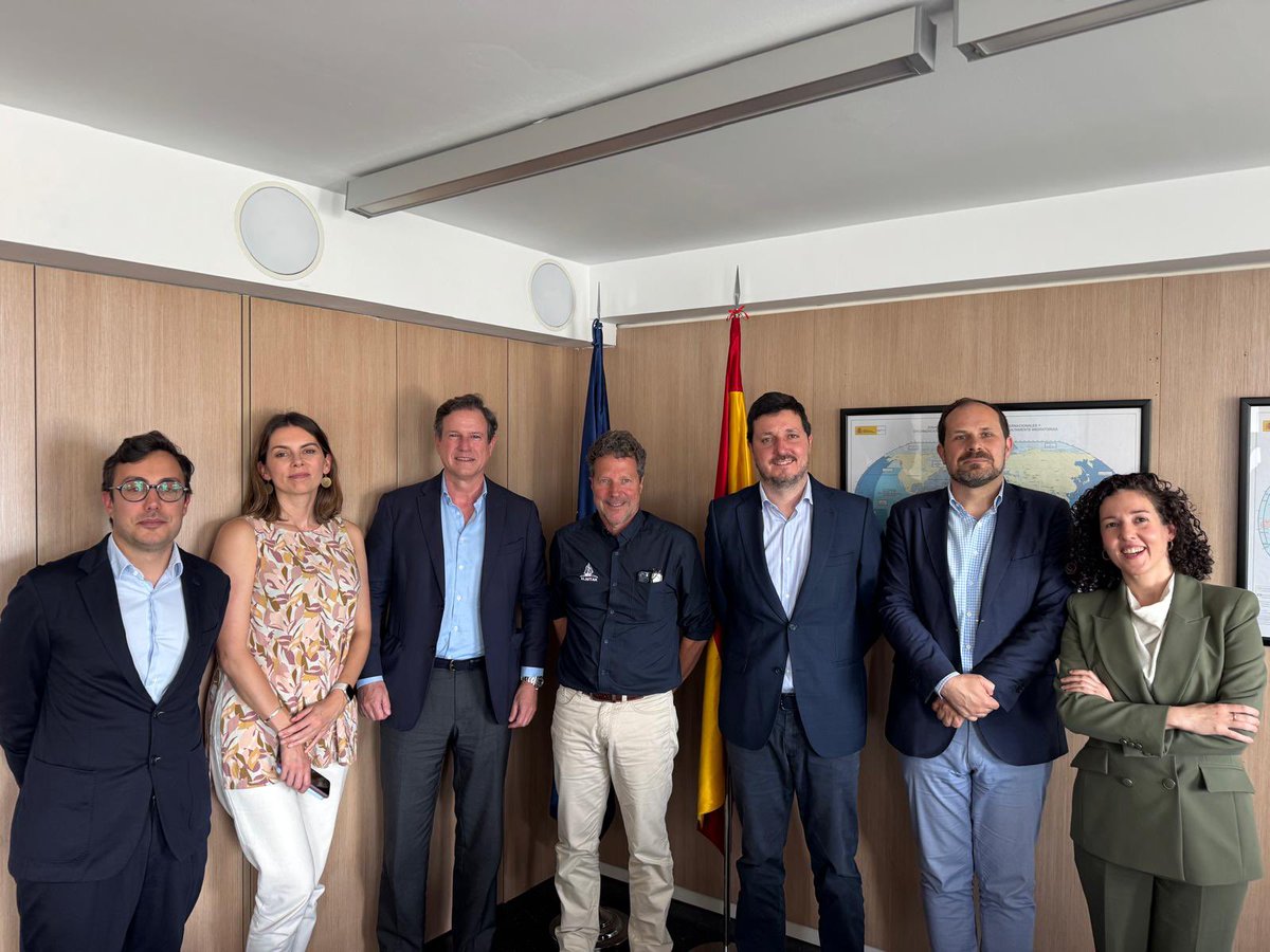 CEPESCA's tweet photo. Ayer nos reunimos con Ramón de la Figueras, director general #Pesca Sostenible de SGP @gobmapa y su equipo para presentar los proyectos #LIFEOasis y #RedesDeEspaña 

Asistió al encuentro Ricardo Sagarminaga, fundador @alnitakmission 

@LIFEprogramme @FBiodiversidad @FondosUE_Esp https://t.co/XaeeHQRVp8