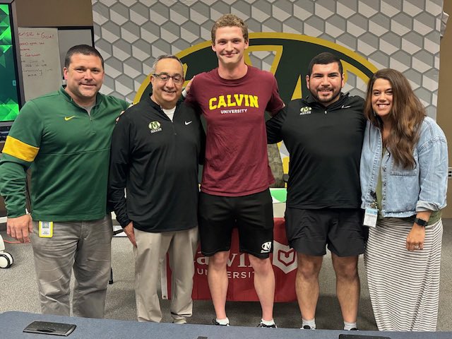 BeesSwimming's tweet photo. We had a busy May!! Three wonderful student athletes have decided to further their academic and athletic careers! Congrats Kellen, Ella, and Madeleine! #Calvin #CSU #Butler @medinaathletics @MedinaBoosters https://t.co/WO2KxGvuSZ