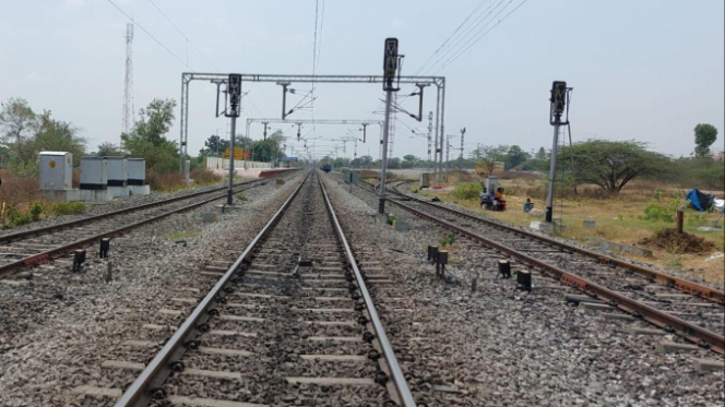 RailAnalysis's tweet image. #BlueStar bags railway #electrification #contracts for Jaipur and #Chennaidivisions

Read more: railanalysis.in/rail-news/blue…

#DausaGangapur #Northwesternrailway #Southernrailway #ChennaiGudur #Jaipurdivision #Infrastructure #Railwayline #Order #Greenmobility #Railanalysis