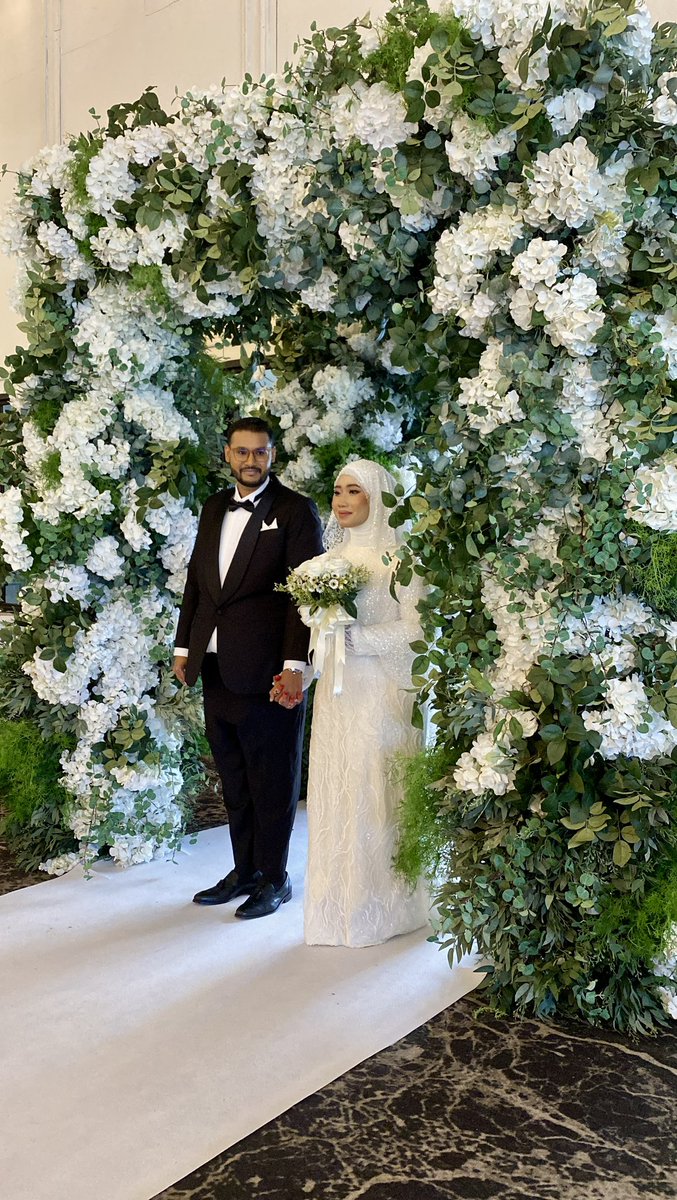 RifdiAmri's tweet photo. Dia terima aku disaat berat aku hampir mencecah 200kg saat aku berada pada titik terendah dalam hidup aku, dia always ada dengan aku bagi semangat and now I’m giving her the best version of myself ❤️

Kepada mereka diluar sana yang macam aku, tolong jangan give up please 🥹 https://t.co/4YJtizoB1D