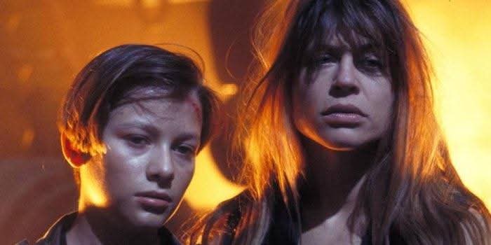 caeiromagno's tweet image. &quot;Hablas en tiempo pasado de cosas que todavía no hice&quot; (Linda Hamilton).
*
Anomalías temporales que poseen el fulgor de las cosas nuevas.
*
Terminator 2 contó con casi todo el equipo de la primera parte.
*
En Terminator 2 Arnold Schwarzenegger no &quot;extermina&quot; a nadie.