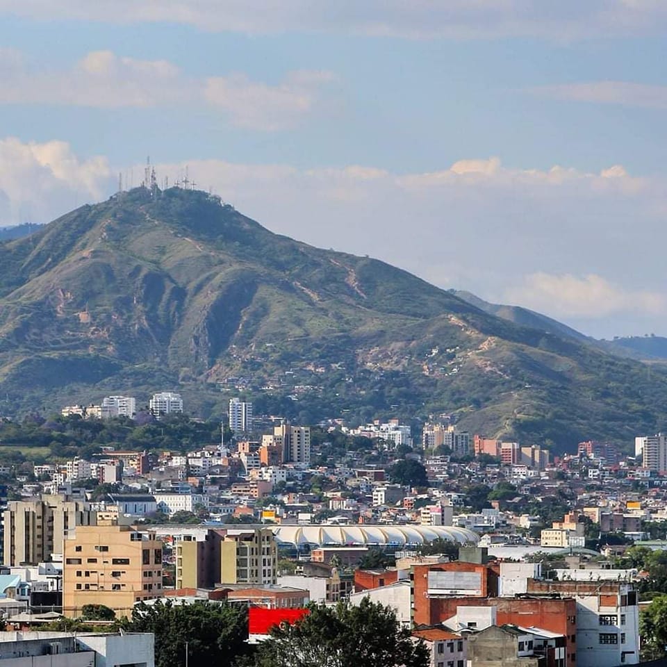 OrgulloCaleno's tweet photo. Buenos días CALI ❤️♥️
Foto: D.R.A. https://t.co/eIB6PLlSm5