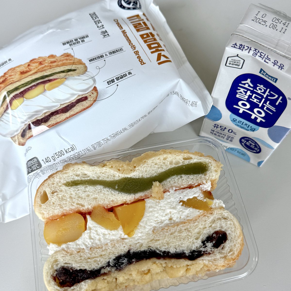 왜 500칼로리인지 납득이 가는 맛임
전나 마싯음