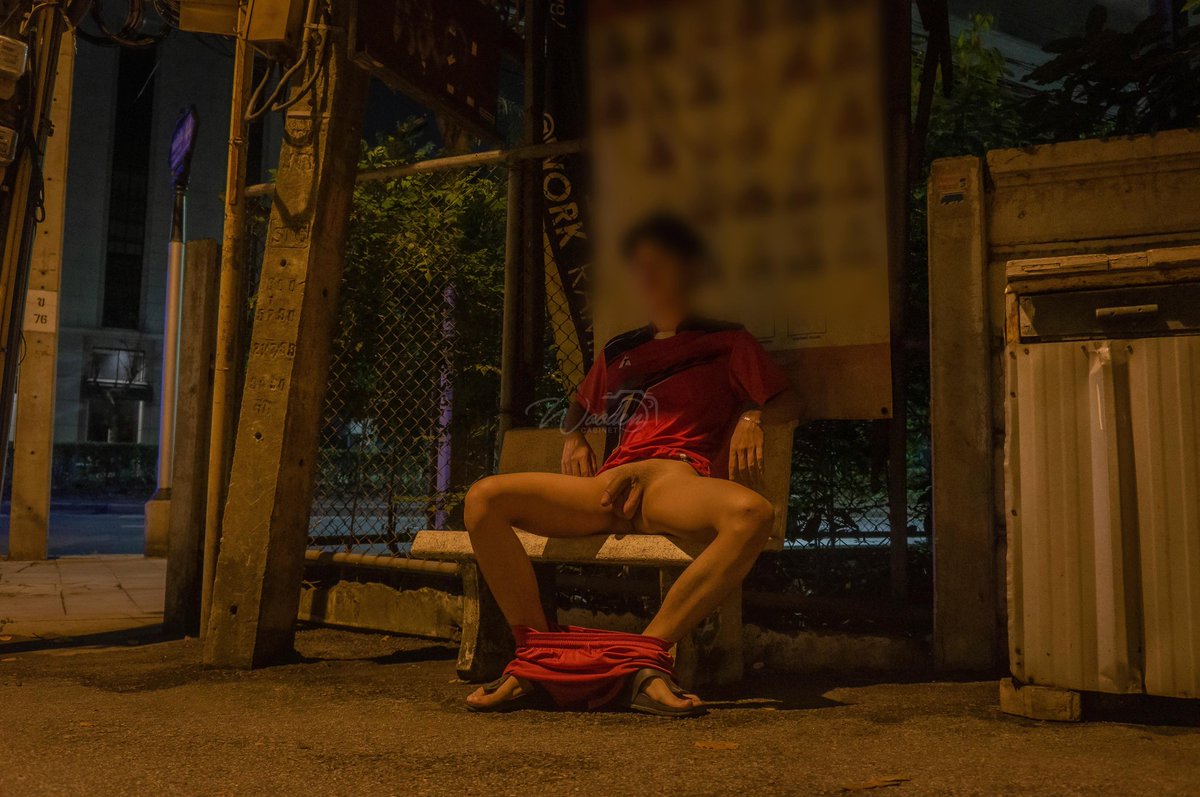 นั่งรอวิน ไม่มีรถกลับครับ🥺
📸 <a href="/PickShutter/">Picxie_Pixie</a>