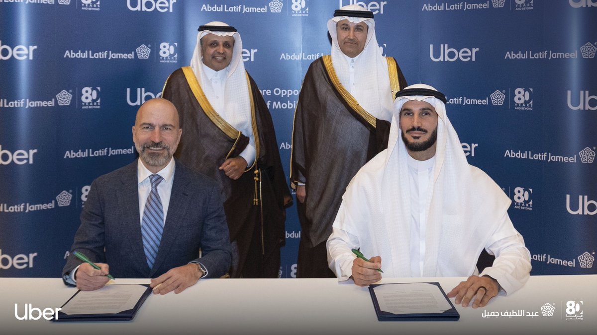أعلنت #عبداللطيف_جميل وأوبر تكنولوجيز عن توقيع مذكرة تفاهم لاستكشاف فرص تطوير منصة عمليات متكاملة قابلة للتوسع لإدارة أساطيل التنقل تجمع بين التوصيل التقليدي والتنقل ذاتي القيادة، وتهدف إلى تسريع التحول في قطاع التنقل الحضري في المملكة بما يتماشى مع رؤية 2030، وستساهم في توفير 30