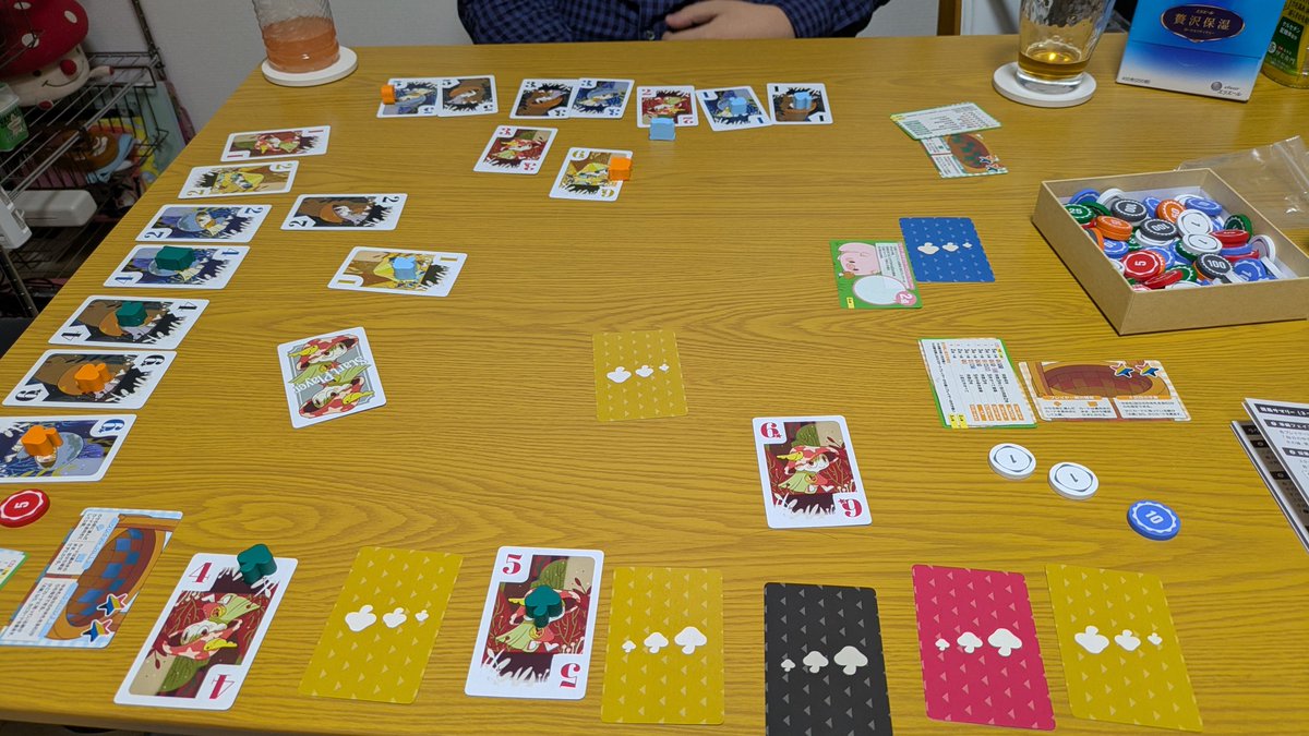 マッシュルームソートをプレイ。
見えないカードから役を作るのが楽しい！！
フォーカード作れたときは脳汁ドバドバ。