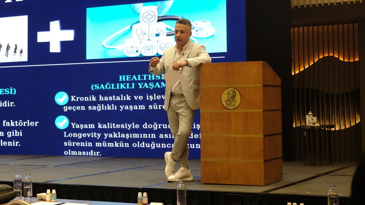 We are proud to be part of the anti-aging movement!
It was an honor to speak at the 3rd Longevity Show Innovation. At our clinic, we prioritize longevity by combining cutting-edge technology with advanced anti-aging treatments.
#Longevity #AntiAging #Innovation #HealthyLiving