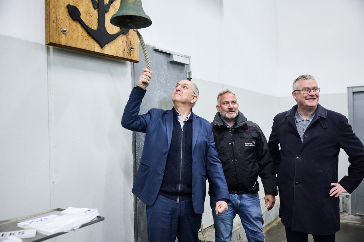 Visiting 🇩🇰 Denmark’s largest auction at the Port of Hirtshals provided valuable insights into 🎣 fisheries value chains. I met with Minister <a href="/jacobjensenMF/">Jacob Jensen</a>  and MEPs <a href="/emmawiesner/">Emma Wiesner</a>, <a href="/hjaruissen/">Bert-Jan Ruissen (SGP EP)</a>, <a href="/IsabellaLovin/">Isabella Lövin 🌻</a>, <a href="/AsgeriEU/">Asger Christensen</a>, Rasmus Nordqvist, and Paulo Do Nascimento Cabral.