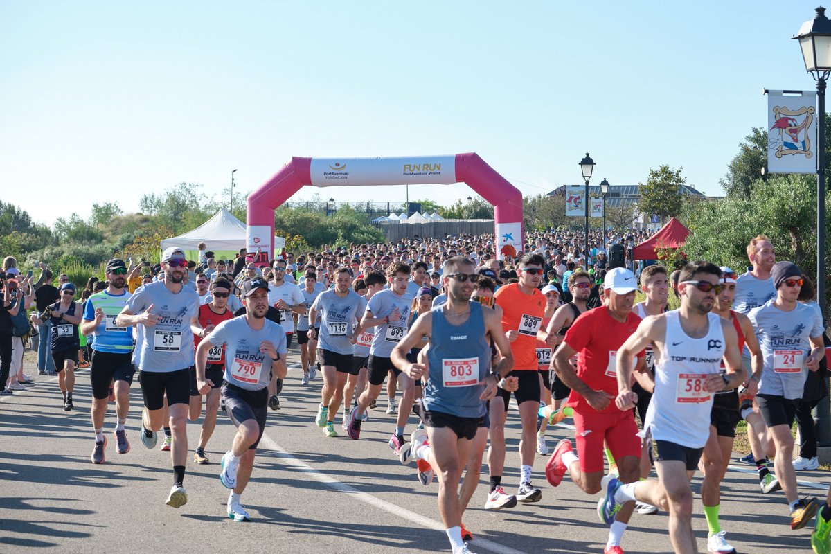 EnglishSummerSA's tweet image. El pasado fin de semana participamos en la Cursa Diagonal DIR Kids y la Fun Run de PortAventura World.
Nos encanta formar parte de iniciativas que combinan deporte, familia y valores.
Froggy también estuvo animando 🐸💚
englishsummer.com/noticias/%C2%A…