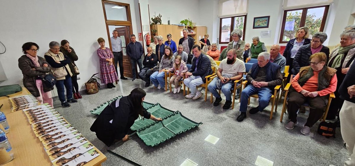 SogamaXunta's tweet image. 🌱 Veciños de Paderne aprenden a facer compost na casa nunha sesión formativa de Sogama. Reducir residuos e coidar o planeta, tamén dende o fogar ♻️

#Compostaxe #Sogama #EconomíaCircular #Paderne #CadaResiduoAoSeuContedor

🔗 f.mtr.cool/kyogjtawzc