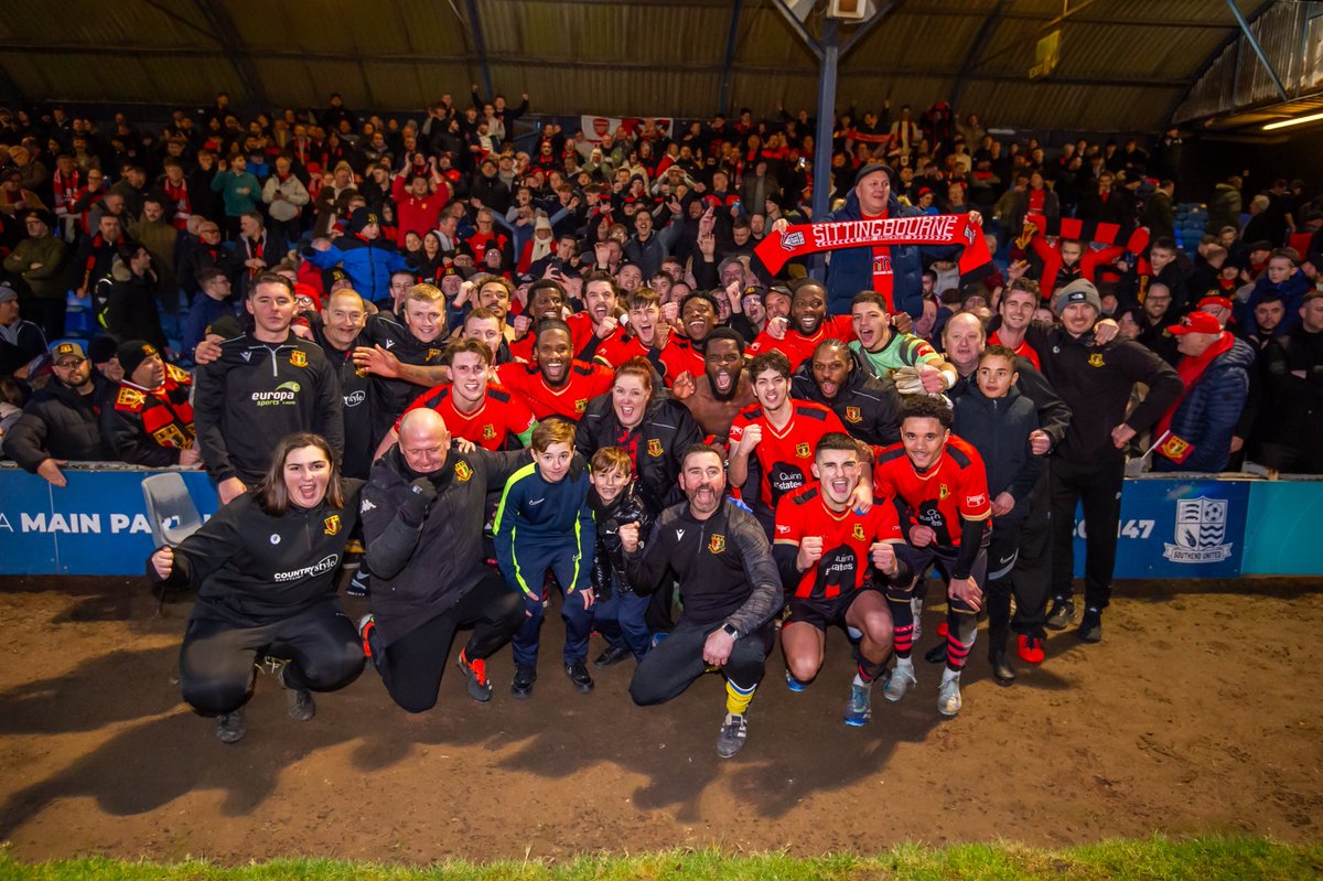 Donvieve (@donvievej) on Twitter photo After 3 seasons my time at <a href="/SittingbourneFC/">Sittingbourne FC</a> has come to an end. My time here has been full of unforgettable memories, growth, and special moments. Thank you to the staff, players, and fans for all the support you made it feel like home. It’s been an honour to play for the club. After 3 seasons my time at <a href="/SittingbourneFC/">Sittingbourne FC</a> has come to an end. My time here has been full of unforgettable memories, growth, and special moments. Thank you to the staff, players, and fans for all the support you made it feel like home. It’s been an honour to play for the club.