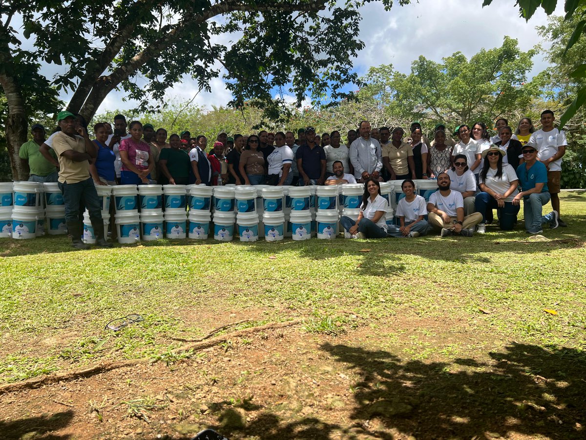 Queremos agradecer a <a href="/bluemissions/">BLUE Missions</a>  por su visita y por la entrega de 50 filtros de agua en la comunidad de La Gina. Juntos hacemos más por la salud y el ambiente.