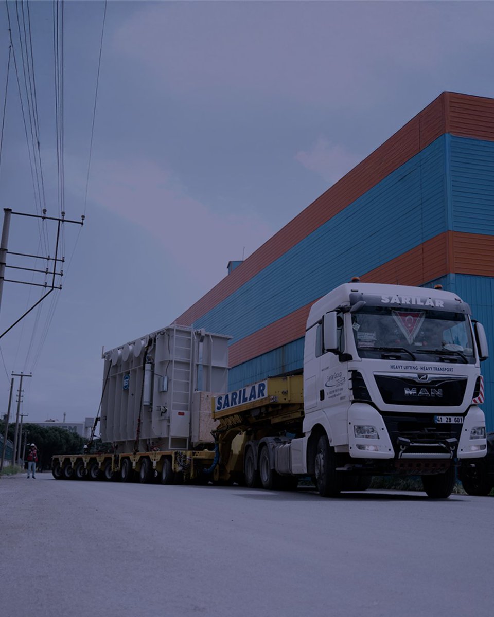 Türkiye'nin sanayi gücünü artıran trafoları, titiz planlama ve mühendislikle Aliağa Nemport Limanı’na başarıyla taşıdık! 🇹🇷💪

#WeAreSarılar 
#Heavylifting #Heavytransport #Heavyequipment #Logistics #WindEnergy #RenewableEnergy #CleanEnergy #Sustainability #GreenPower