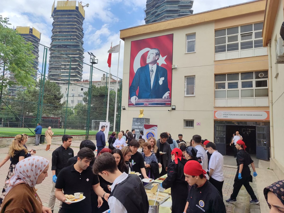 Etiler Turizm Mes.Tek.And.Lisesi (@etiler_mtal) on Twitter photo Her yıl 21–27 Mayıs tarihleri arasında ülkemizde ve tüm dünyada etkinliklerle kutlanan Türk Mutfağı Haftası, bu yıl okulumuzda da geniş katılımla kutlandı.
<a href="/istanbulilmem/">İstanbul İl Millî Eğitim Müdürlüğü</a> <a href="/BesiktasMEM/">Beşiktaş İlçe Millî Eğitim Müdürlüğü</a> <a href="/SEDATCOMERT1/">SEDAT CÖMERT</a> Her yıl 21–27 Mayıs tarihleri arasında ülkemizde ve tüm dünyada etkinliklerle kutlanan Türk Mutfağı Haftası, bu yıl okulumuzda da geniş katılımla kutlandı.
<a href="/istanbulilmem/">İstanbul İl Millî Eğitim Müdürlüğü</a> <a href="/BesiktasMEM/">Beşiktaş İlçe Millî Eğitim Müdürlüğü</a> <a href="/SEDATCOMERT1/">SEDAT CÖMERT</a>