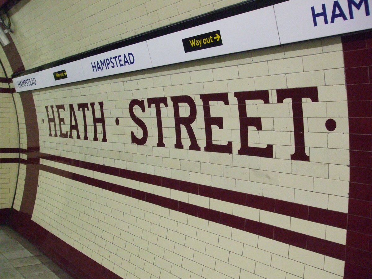 Jewish children in London have reportedly been attacked by a group of men armed with a knife.

On the evening of Monday 26th May, three Jewish boys were allegedly assaulted at Hampstead Underground Station. Threats with a knife were also said to have been made.

A group of six to