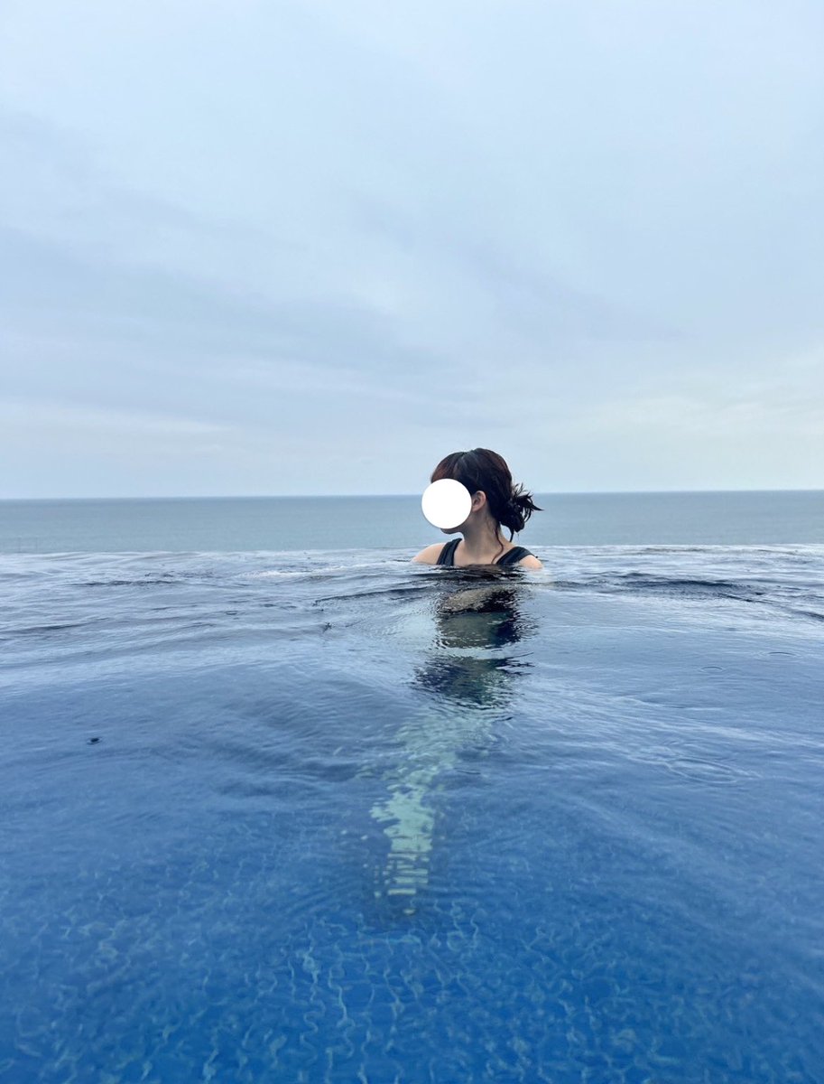 今回は関東の綺麗なホテルに宿泊してプールと海が繋がって見えるところほんとに綺麗で温水で最高だった😭♡
水族館も2人で初めて来れてイルカショー🐬ではしゃいで楽しかった！！

素敵な誕生日旅行をありがとう♡